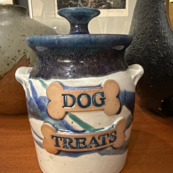 VTG Whitefish Pottery Stoneware Crock Montana Dog Treats Jug W Lid Handmade - Picture 2 of 13
